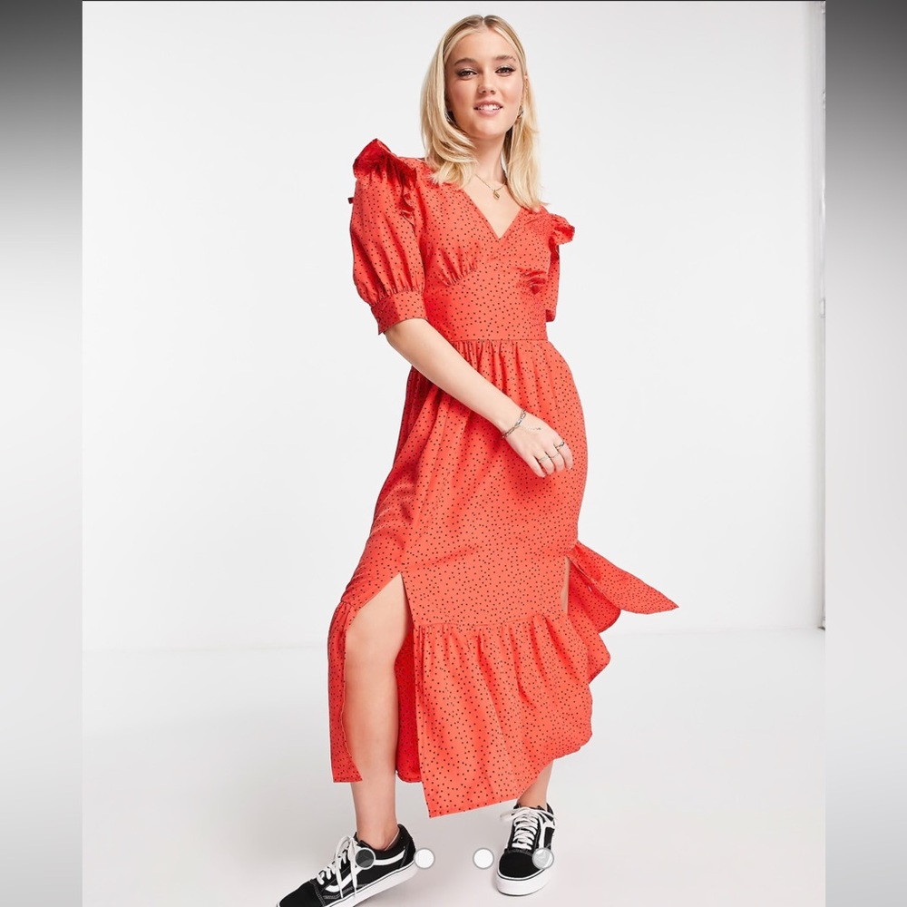 Influence tiered hem midi dress in heart print NWT ✨